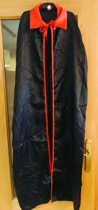 Capa de vampiro para adulto negra y roja