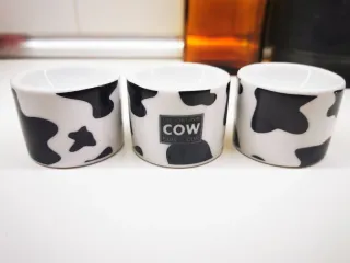 Tazas para huevos estilo vaca