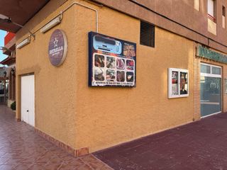 Se alquila Local comercial calle Iberia