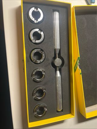 Apertura cassa orologio