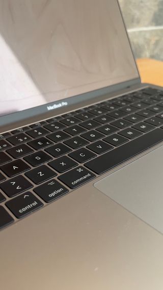 MacBook Pro 13 2017 + Accesorios Apple