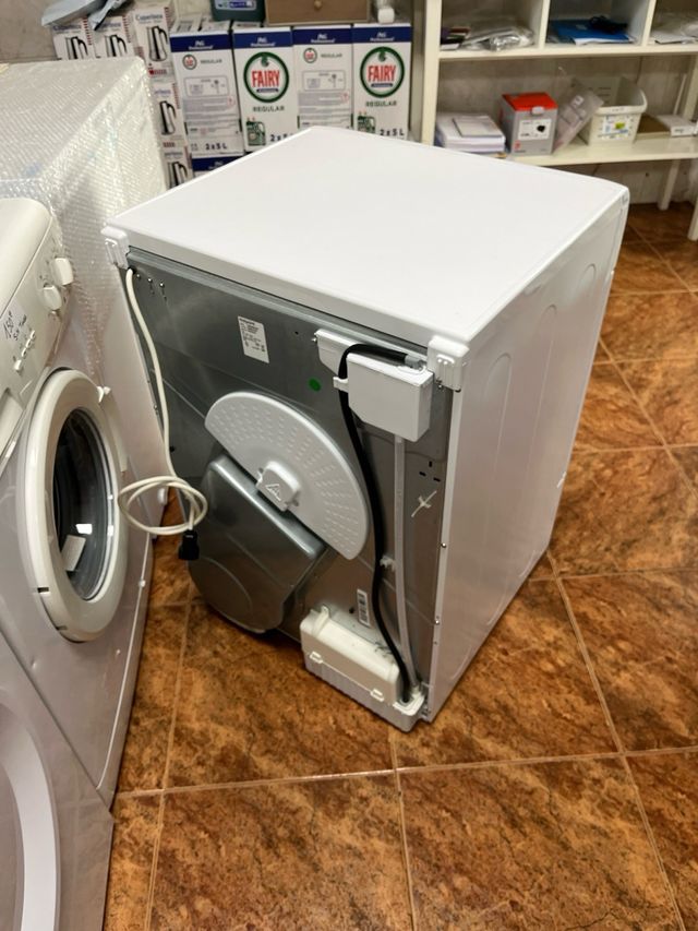 ️ **SECADORA CONDENSACIÓN HOTPOINT AQUARIUS - 8KG*