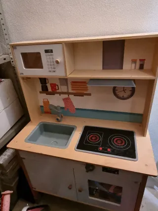 Cocinita de madera infantil