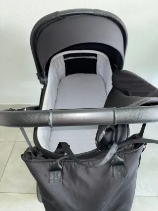 Carro de bebé Kikka Boo negro