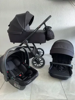 Carro de bebé Kikka Boo negro