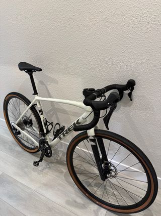 Bicicleta Gravel Trek Checkpoint ALR 5