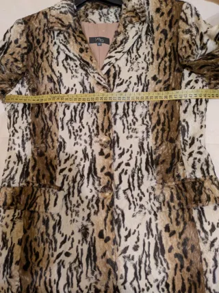 Abrigo Yera Talla 42 Pelito Fino.