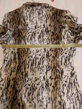 Abrigo Yera Talla 42 Pelito Fino.