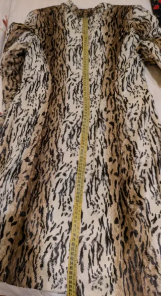 Abrigo Yera Talla 42 Pelito Fino.