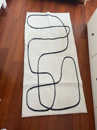 Alfombra diseño abstracto blanco y negra