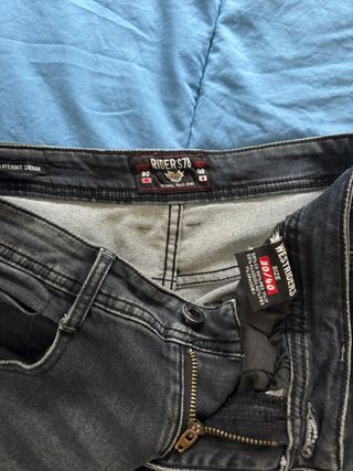 Pantalón vaquero negro cargo