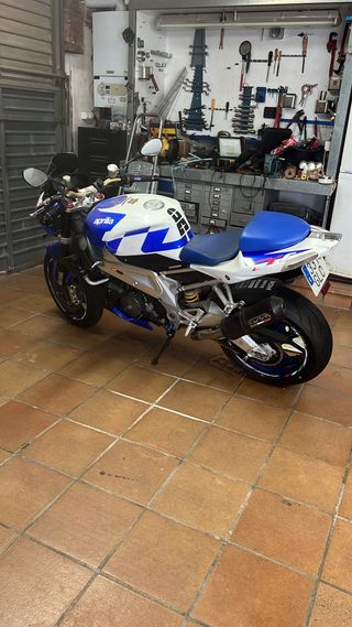 Aprilia Tuono 1000 Naked