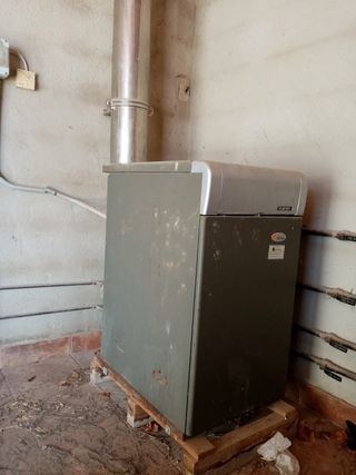 Caldera gasoil +depósito combustible+ 6 radiadores