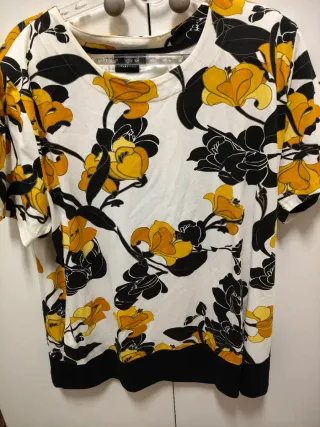 Blusa Multicolor con Diseño Abstracto.7€ cada una