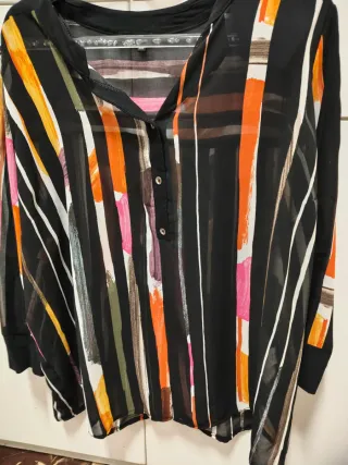 Blusa Multicolor con Diseño Abstracto.7€ cada una