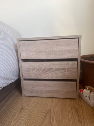 Mesilla de noche de madera