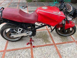 Restos Ducati Paso 750