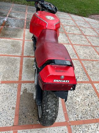 Restos Ducati Paso 750