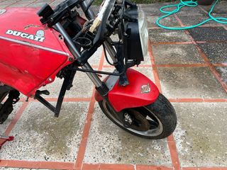 Restos Ducati Paso 750