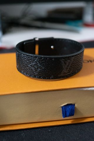 Brazalete Louis Vuitton Slim Negro
