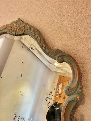 Cómoda antigua de madera maciza