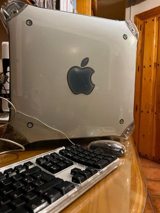 Power Mac G4 MDD + Teclado y Ratón Apple Pro