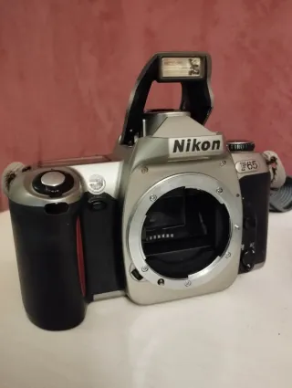 Nikon F65 + Objetivo AF Nikkor