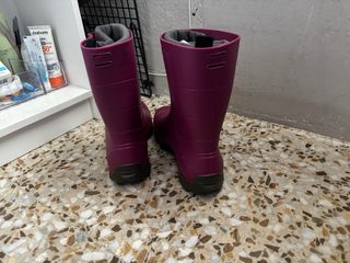 Botad de agua. Con forro interior de tela