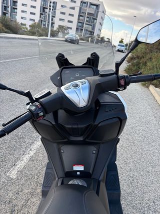 Voge SR4 350 cc Maxiscooter Automática