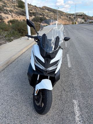 Voge SR4 350 cc Maxiscooter Automática