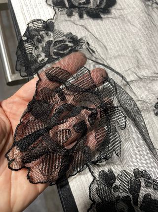 Mantilla antigua encaje negro triangular