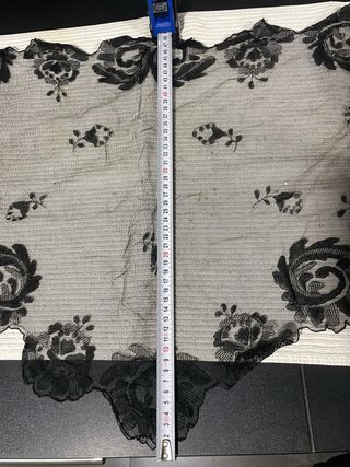 Mantilla antigua encaje negro triangular