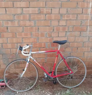Bicicleta de carretera Giant Roja