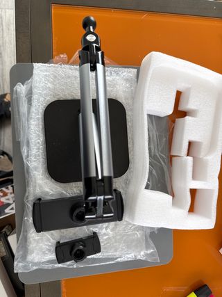 Soporte Tablet/Móvil Trípode Ajustable