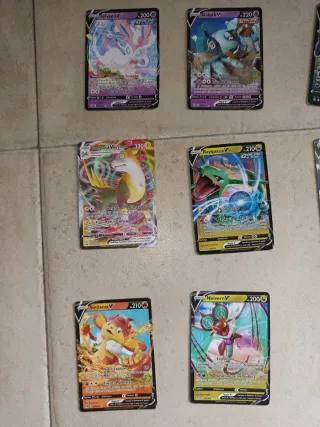 Cartas Pokémon V y VMAX