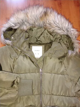 Chaquetón Pull and Bear verde militar