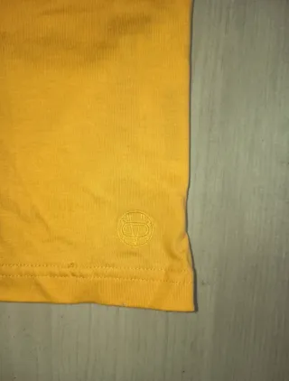 Camiseta  Massimo Dutti Talla XS con un solo uso.