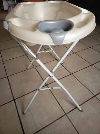 Bañera para bebé con soporte