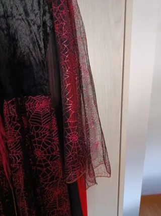 Disfraz Vampiro Chica con Capa roja y negra