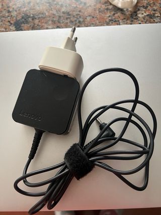 Portátil Lenovo Plata y Negro