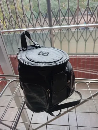 Mochila de piel negro