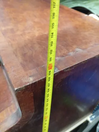 Buró antiguo de madera