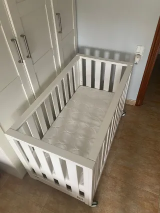 Cuna colecho/o no blanca con ruedas