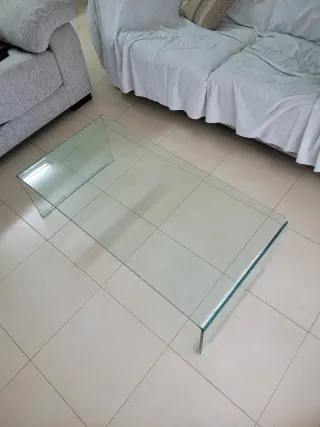 Mesa Ratona Vidrio 110x55x35 cm Excelente estado.