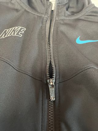 Chaqueta Nike Negra y Azul