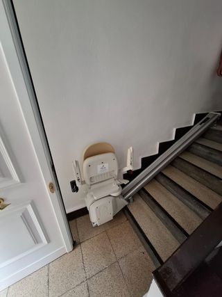 INSTALACIÓN SILLAS SALVAESCALERAS GIJÓN Y ASTURIAS