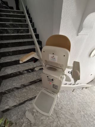 INSTALACIÓN SILLAS SALVAESCALERAS GIJÓN Y ASTURIAS