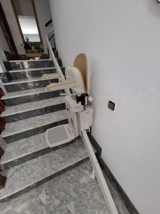 INSTALACIÓN SILLAS SALVAESCALERAS GIJÓN Y ASTURIAS