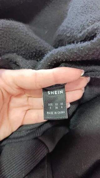 Sudadera alas con capucha