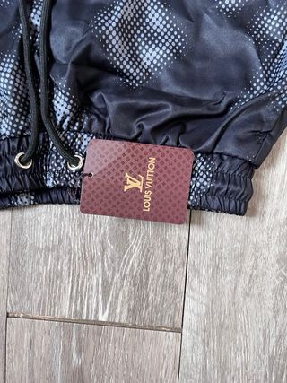 Costume Louis Vuitton nero nuovo